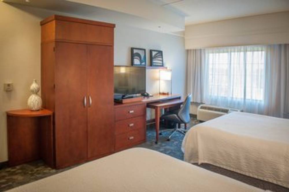 Courtyard By Marriott Pensacola Downtown 5