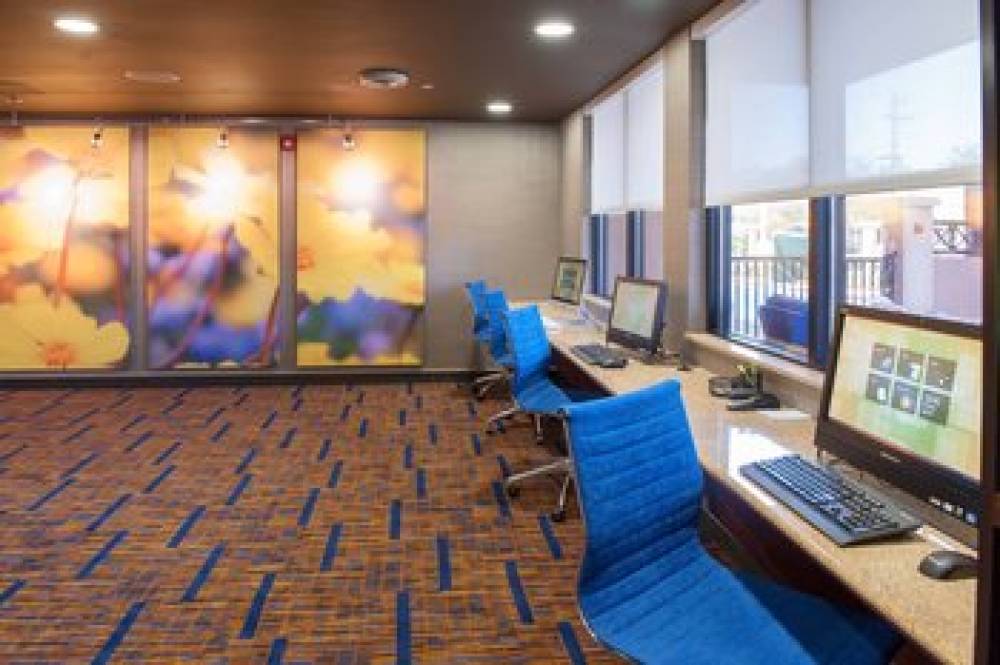 Courtyard By Marriott Pensacola Downtown 9