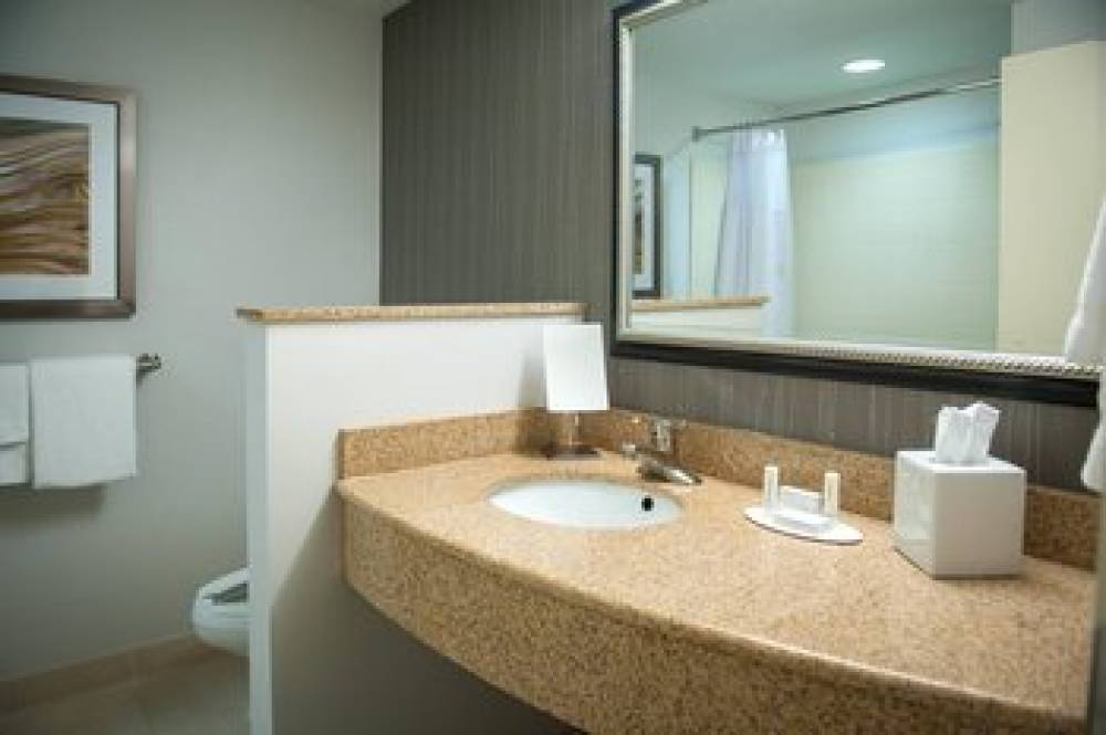 Courtyard By Marriott Pensacola Downtown 7