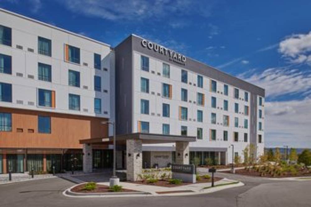 Courtyard By Marriott Petoskey At Victories Square