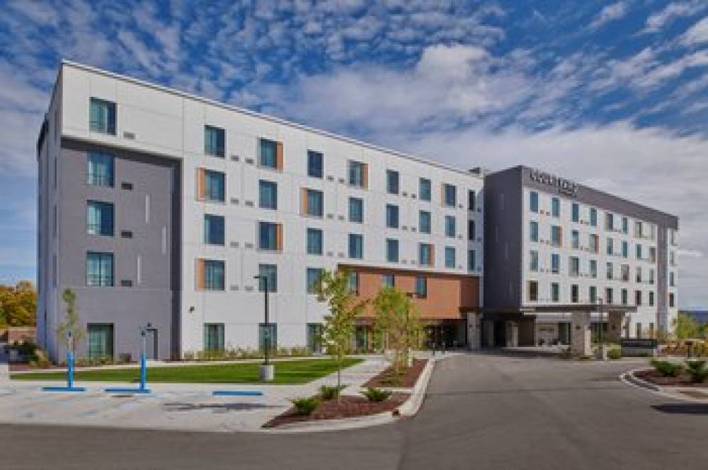 Courtyard By Marriott Petoskey At Victories Square 2