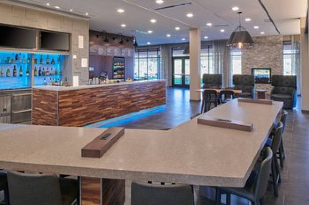 Courtyard By Marriott Petoskey At Victories Square 7