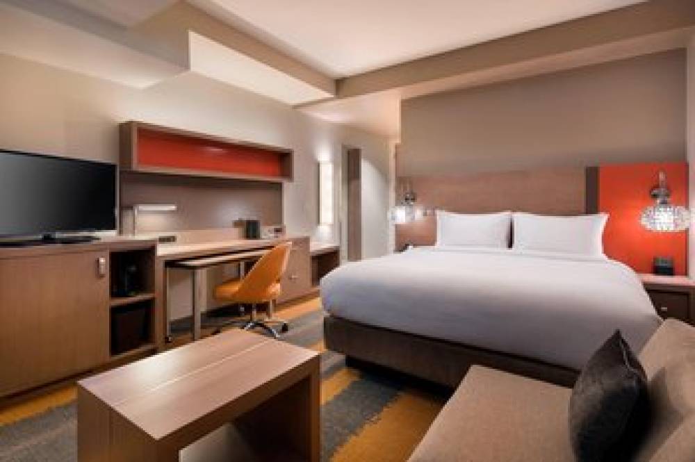Courtyard By Marriott Phoenix Downtown 5