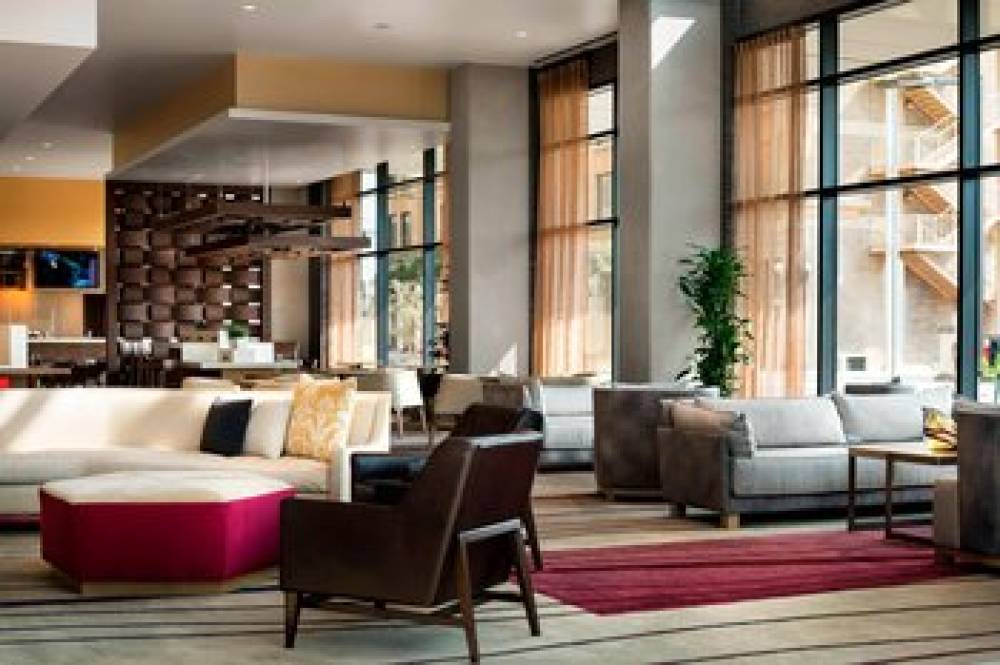 Courtyard By Marriott Phoenix Downtown 4
