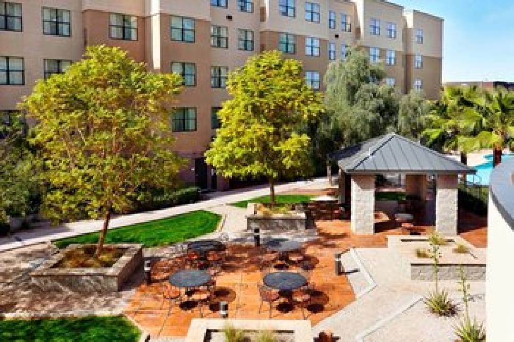Courtyard By Marriott Phoenix North Happy Valley