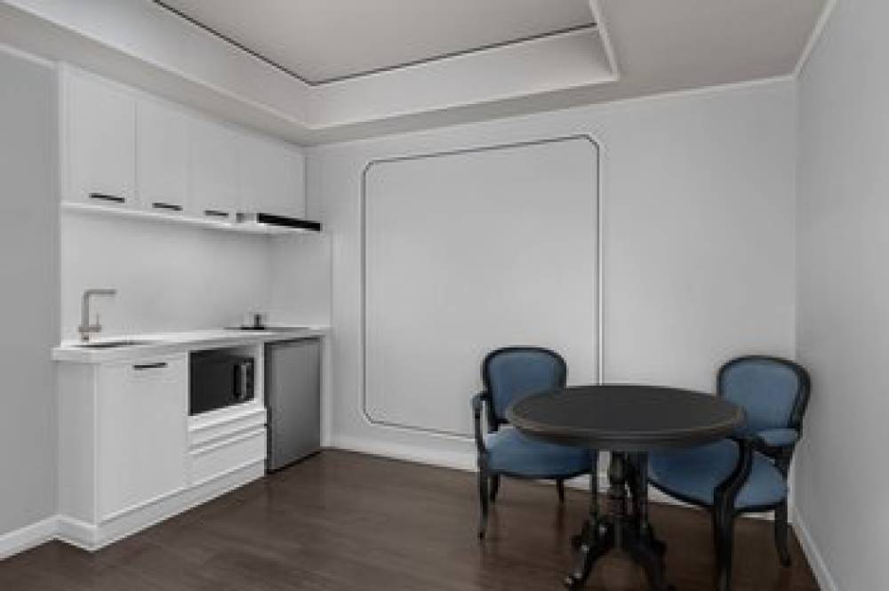 Courtyard By Marriott Phuket Town 10