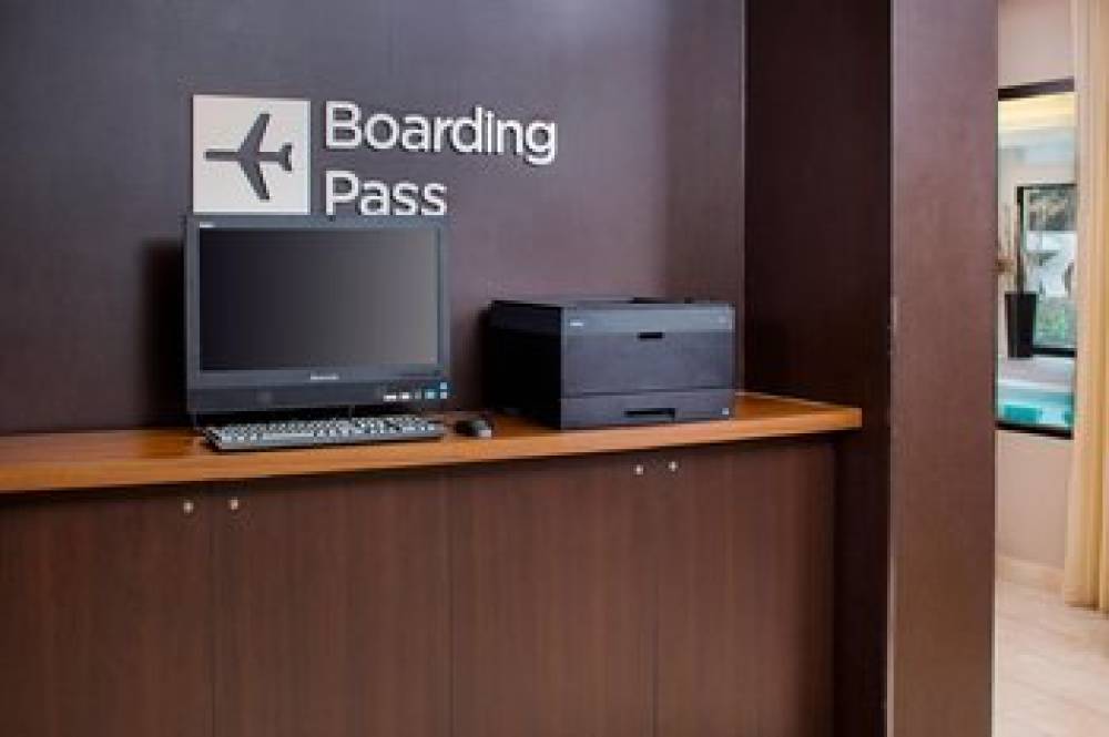 Courtyard By Marriott Richmond Airport 10