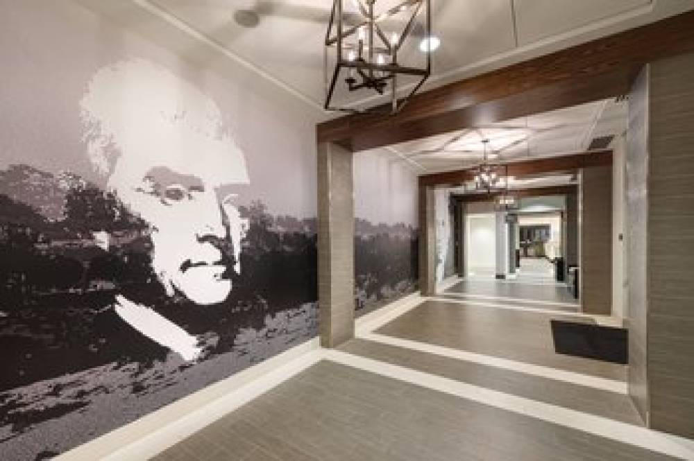 Courtyard By Marriott Richmond Downtown 1