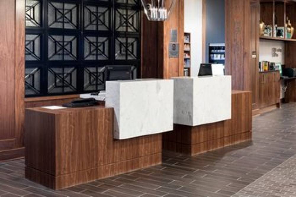 Courtyard By Marriott Richmond Downtown 7