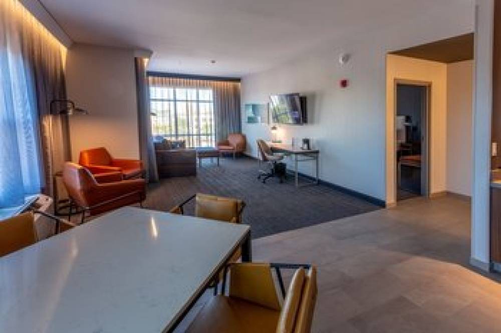 Courtyard By Marriott Rochester Downtown 5