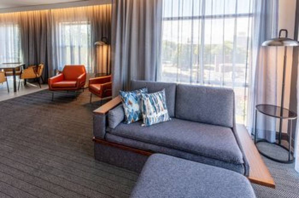 Courtyard By Marriott Rochester Downtown 7