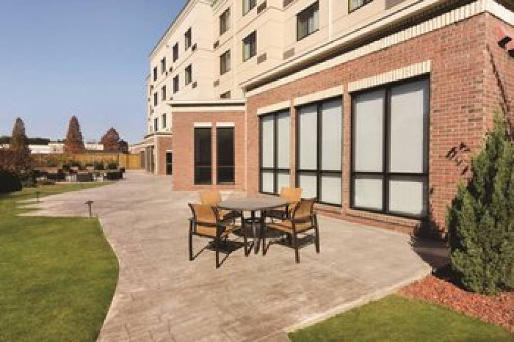 Courtyard By Marriott Salisbury