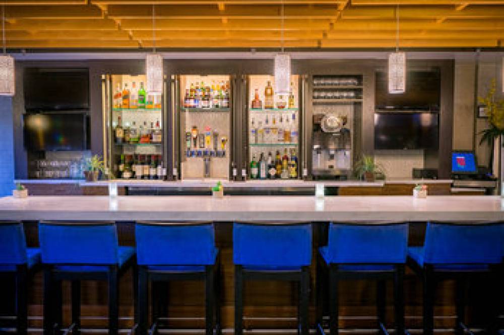 Courtyard By Marriott San Diego Central 4