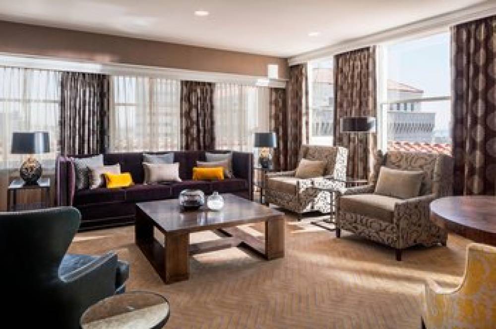 Courtyard By Marriott San Diego Downtown 9