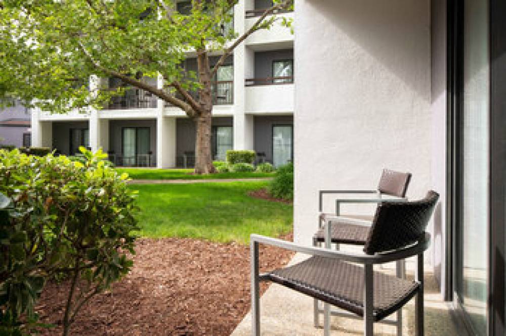 Courtyard By Marriott San Francisco Airport 8