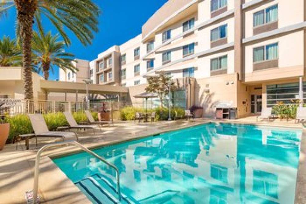Courtyard By Marriott Santa Ana Orange County 1
