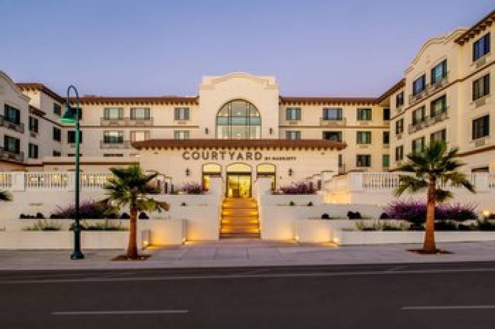 Courtyard By Marriott Santa Cruz