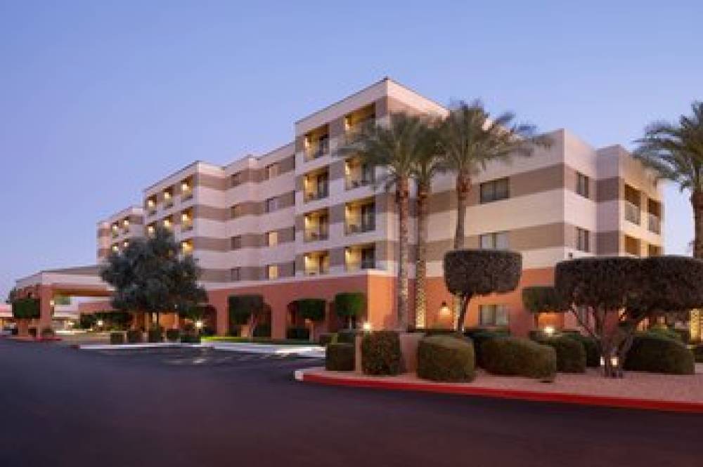 Courtyard By Marriott Scottsdale Old Town 2