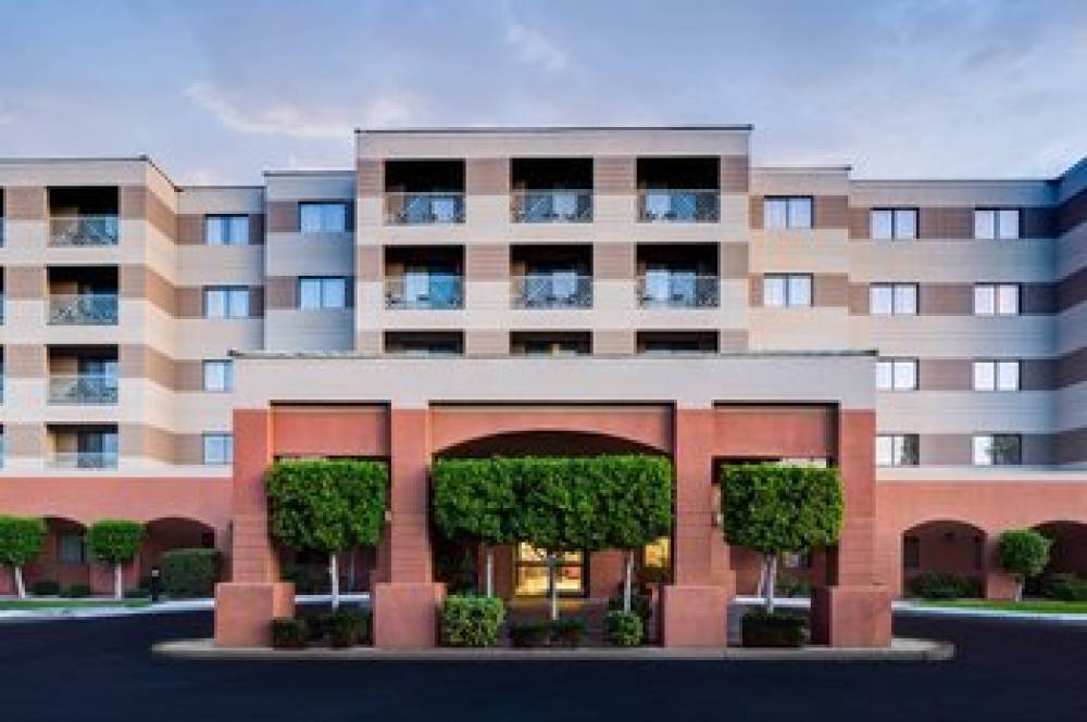 Courtyard By Marriott Scottsdale Old Town 3