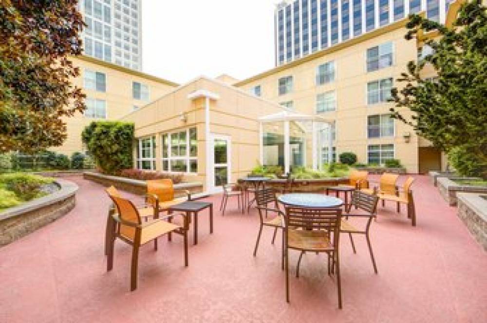 Courtyard By Marriott Seattle Bellevue Downtown