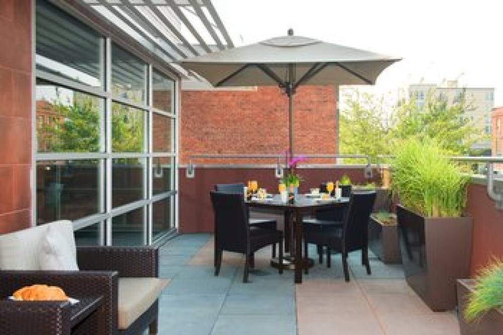 Courtyard By Marriott Seattle Everett Downtown