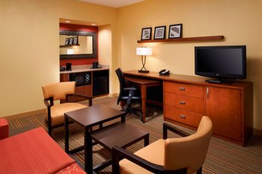 Courtyard By Marriott St Louis Downtown West 10