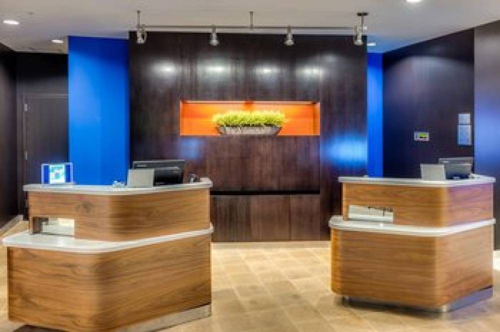 Courtyard By Marriott St Petersburg Clearwater Madeira Beach 4
