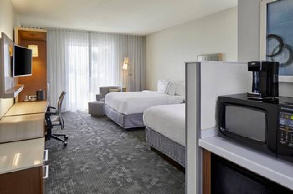 Courtyard By Marriott St Petersburg Clearwater Madeira Beach 8