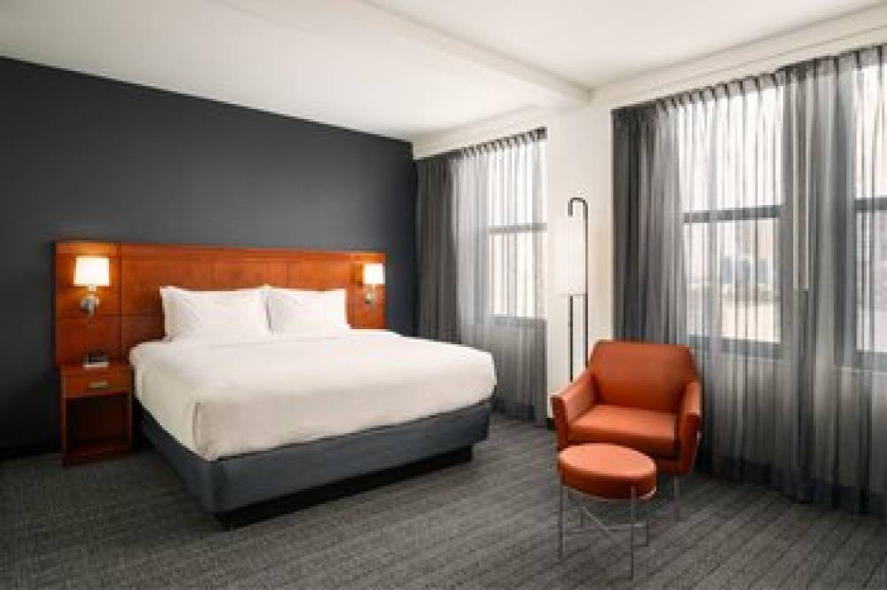 Courtyard By Marriott St Petersburg Downtown 1