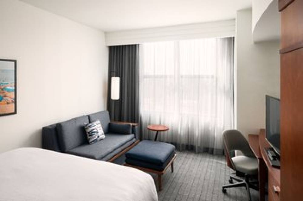 Courtyard By Marriott St Petersburg Downtown 9