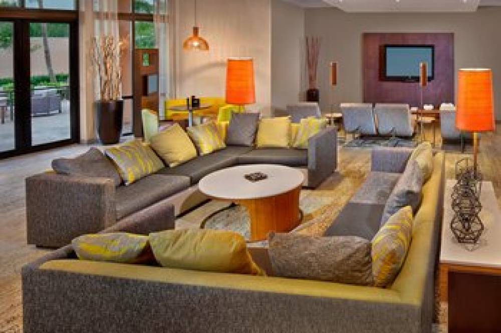 Courtyard By Marriott Stuart 8