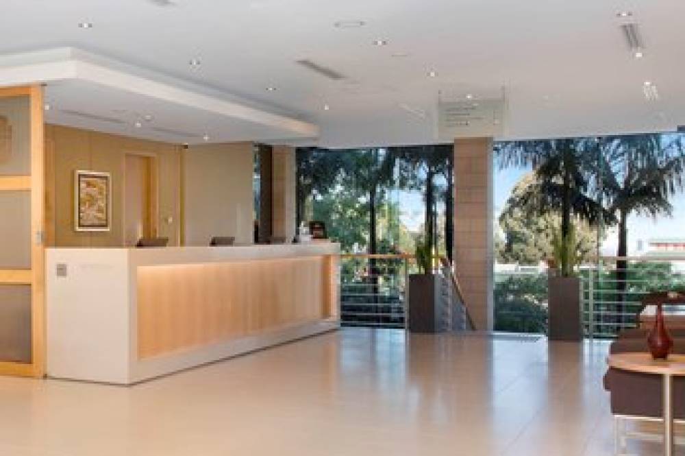 Courtyard By Marriott Sydney-North Ryde 3
