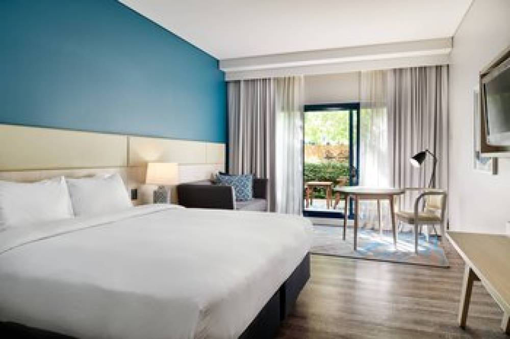 Courtyard By Marriott Sydney-North Ryde 8