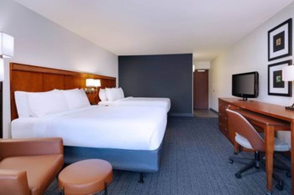Courtyard By Marriott Tampa North I-75 Fletcher 9