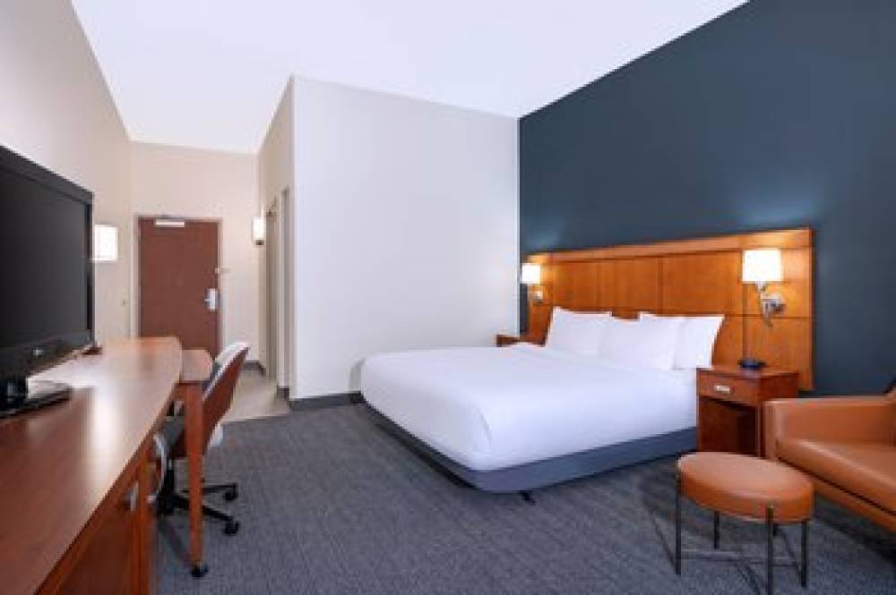 Courtyard By Marriott Tampa North I-75 Fletcher 10