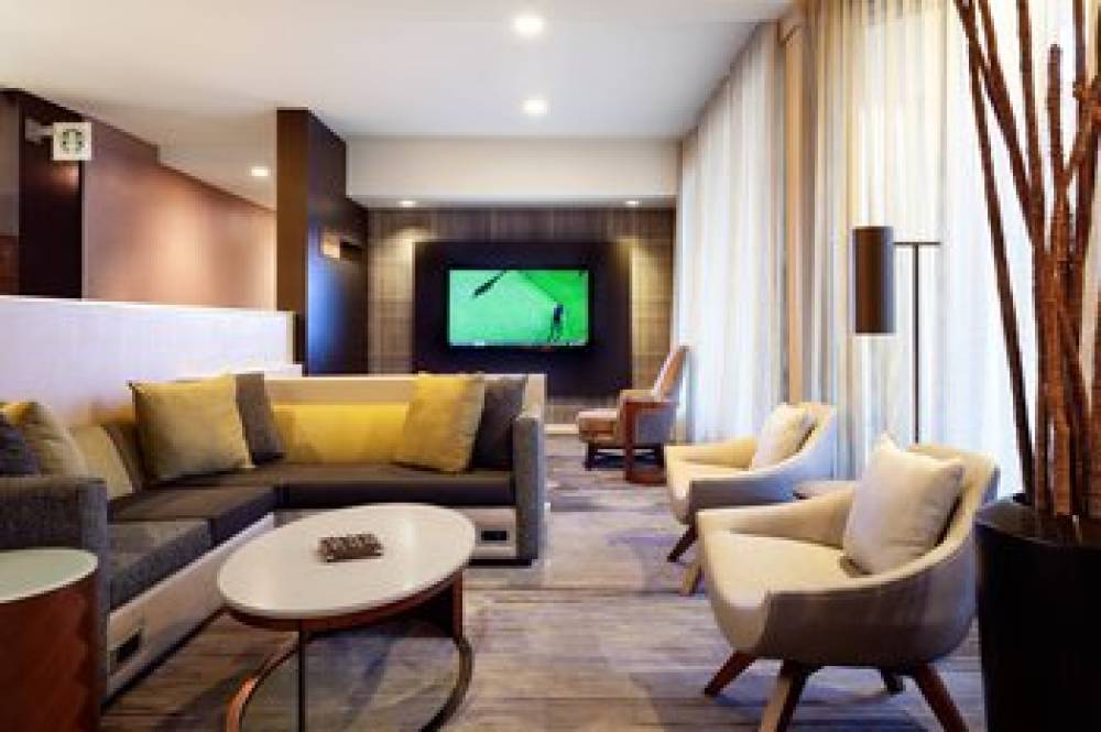 Courtyard By Marriott Tampa Westshore Airport 4