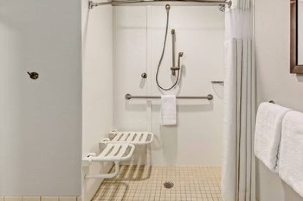 Courtyard By Marriott Troy 1