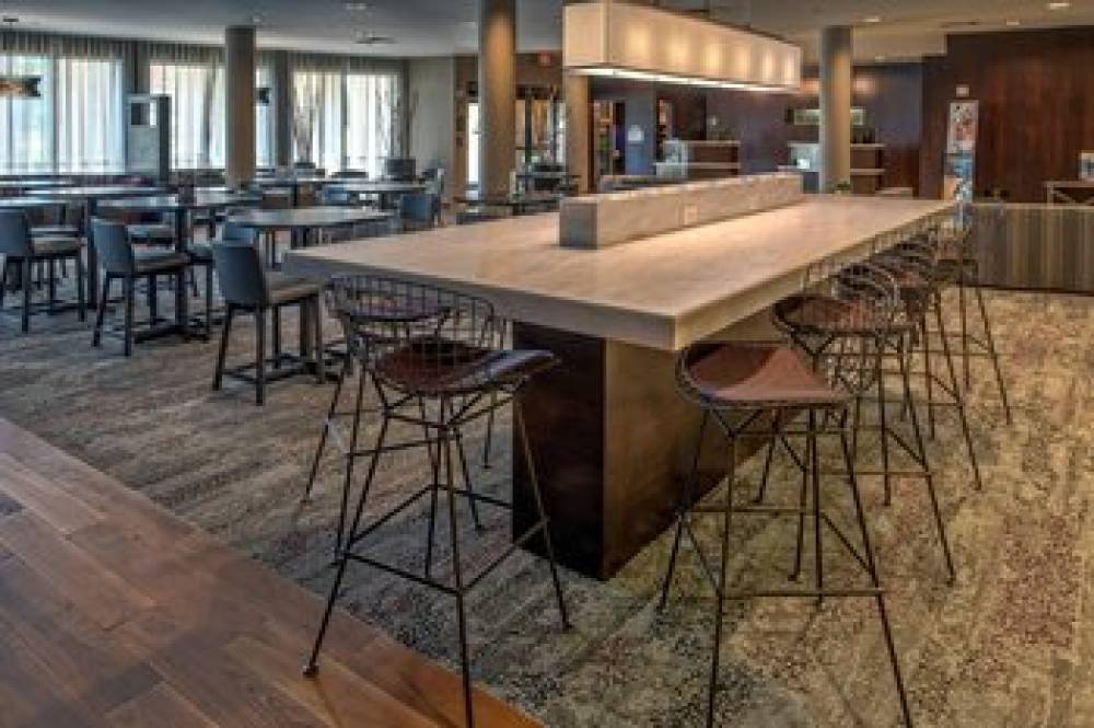 Courtyard By Marriott Troy 5