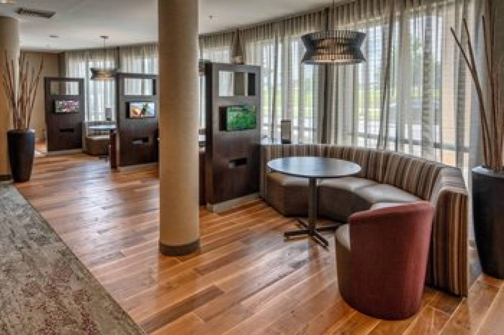 Courtyard By Marriott Troy 2