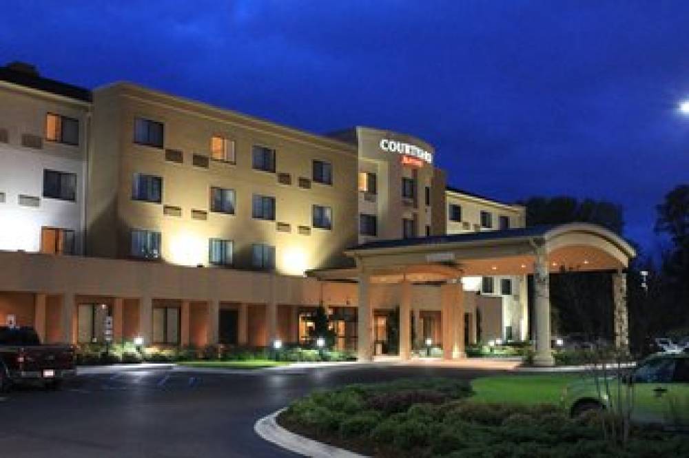 Courtyard By Marriott Vicksburg 2