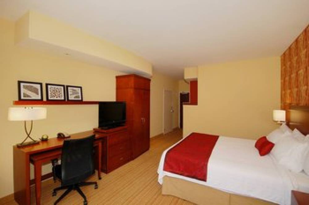 Courtyard By Marriott Vicksburg 6