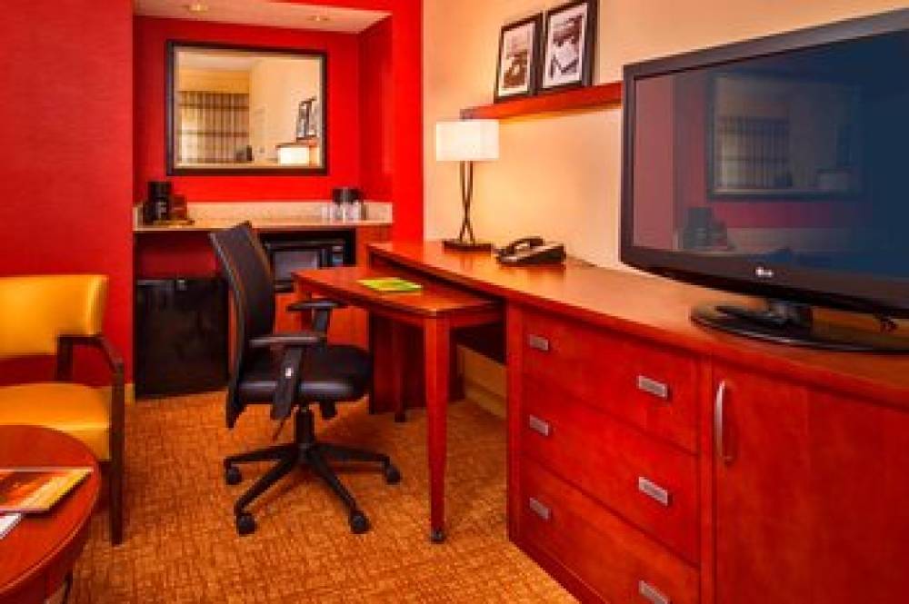 Courtyard By Marriott Virginia Beach Norfolk 10