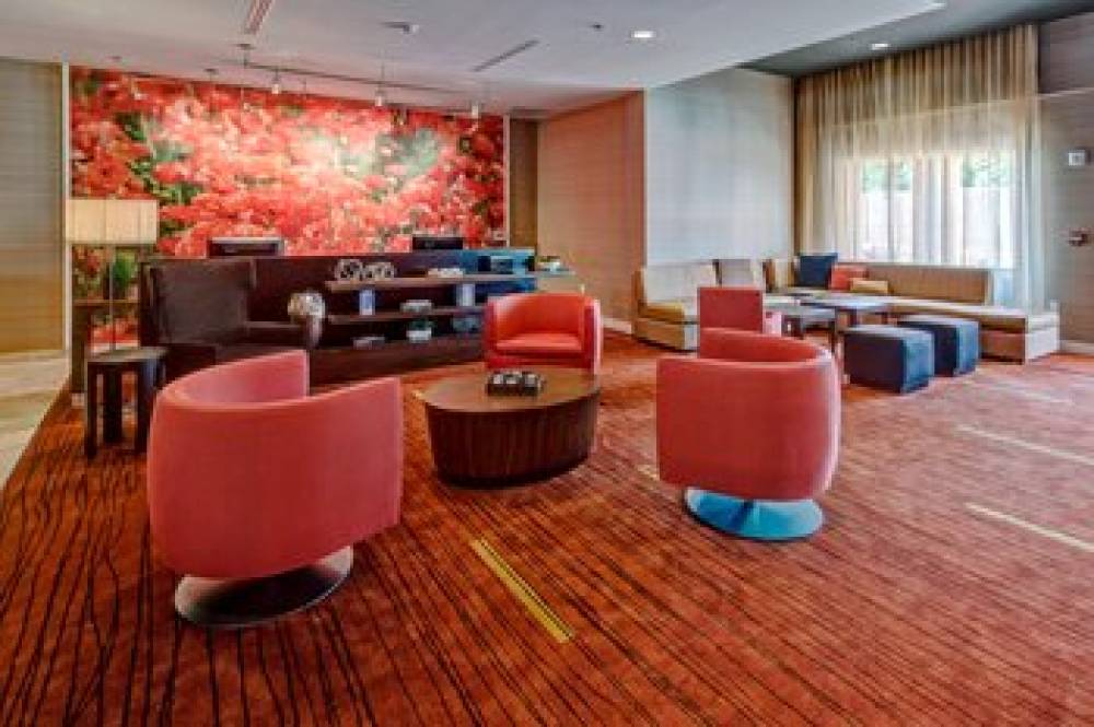 Courtyard By Marriott Westbury Long Island 5