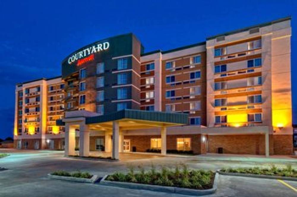 Courtyard By Marriott Westbury Long Island 1