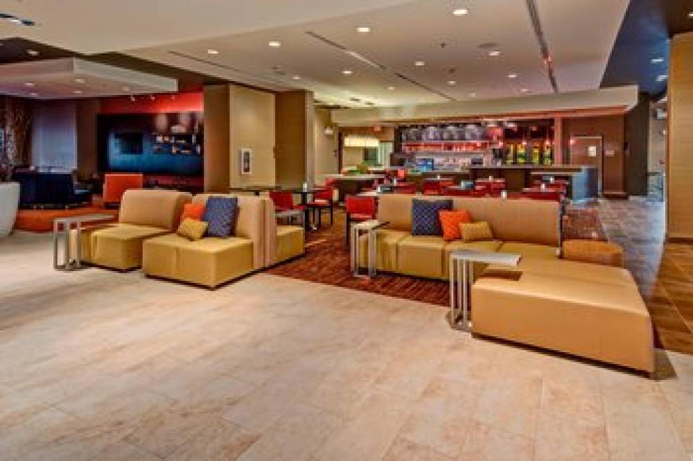 Courtyard By Marriott Westbury Long Island 3