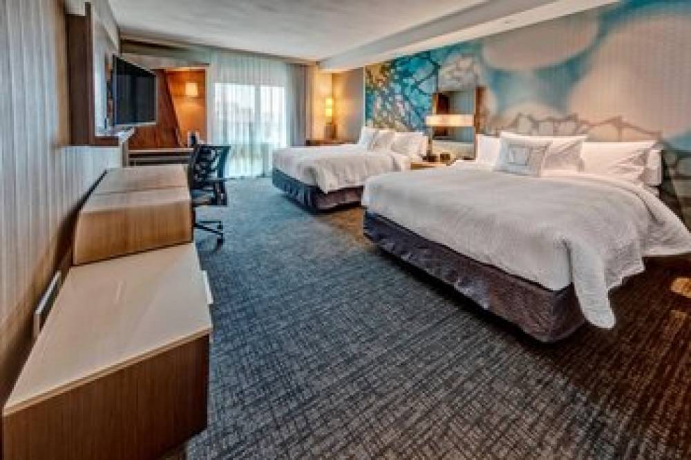 Courtyard By Marriott Westbury Long Island 8