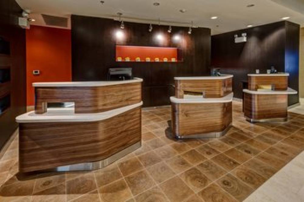 Courtyard By Marriott Westbury Long Island 2