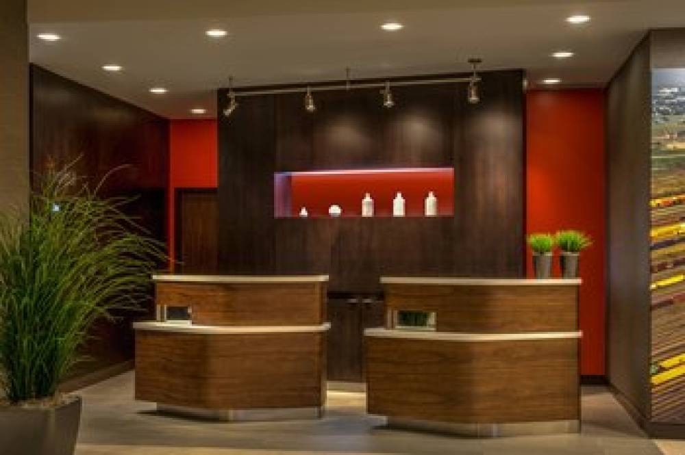 Courtyard By Marriott Winnipeg Airport