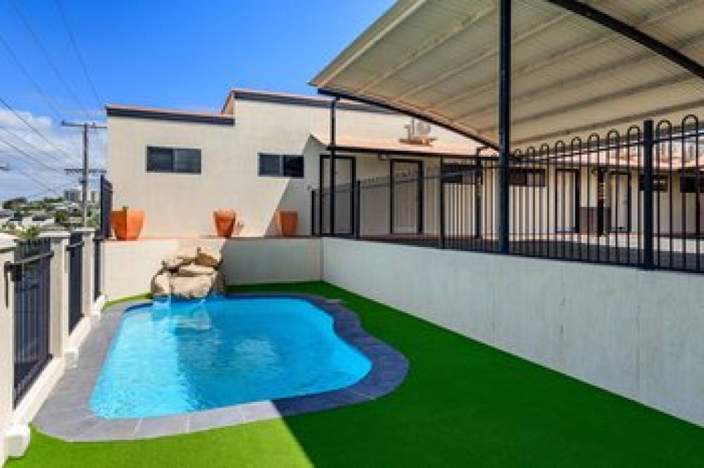 CQ MOTEL GLADSTONE 9