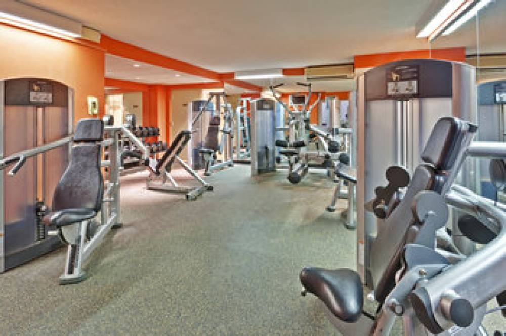 CROWNE PLAZA CHICAGO OHARE BY IHG 1